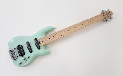 DV Mark DV Little Guitar F1 2017