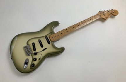 Fender Stratocaster FSR Antigua 2012
