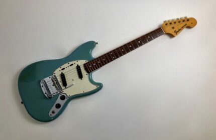 Fender Mustang 1965 Daphne Blue
