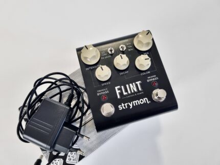 Strymon Flint V1 Tremolo & Reverb