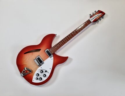 Rickenbacker 330 FireGlo 2018