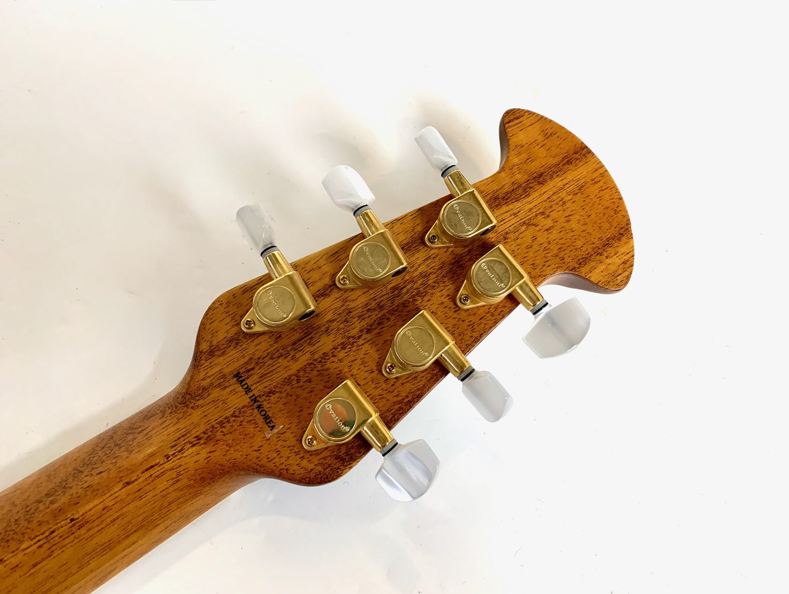 Ovation Celebrity Deluxe CDX44 Transparent Blueburst - Thumbnail 5