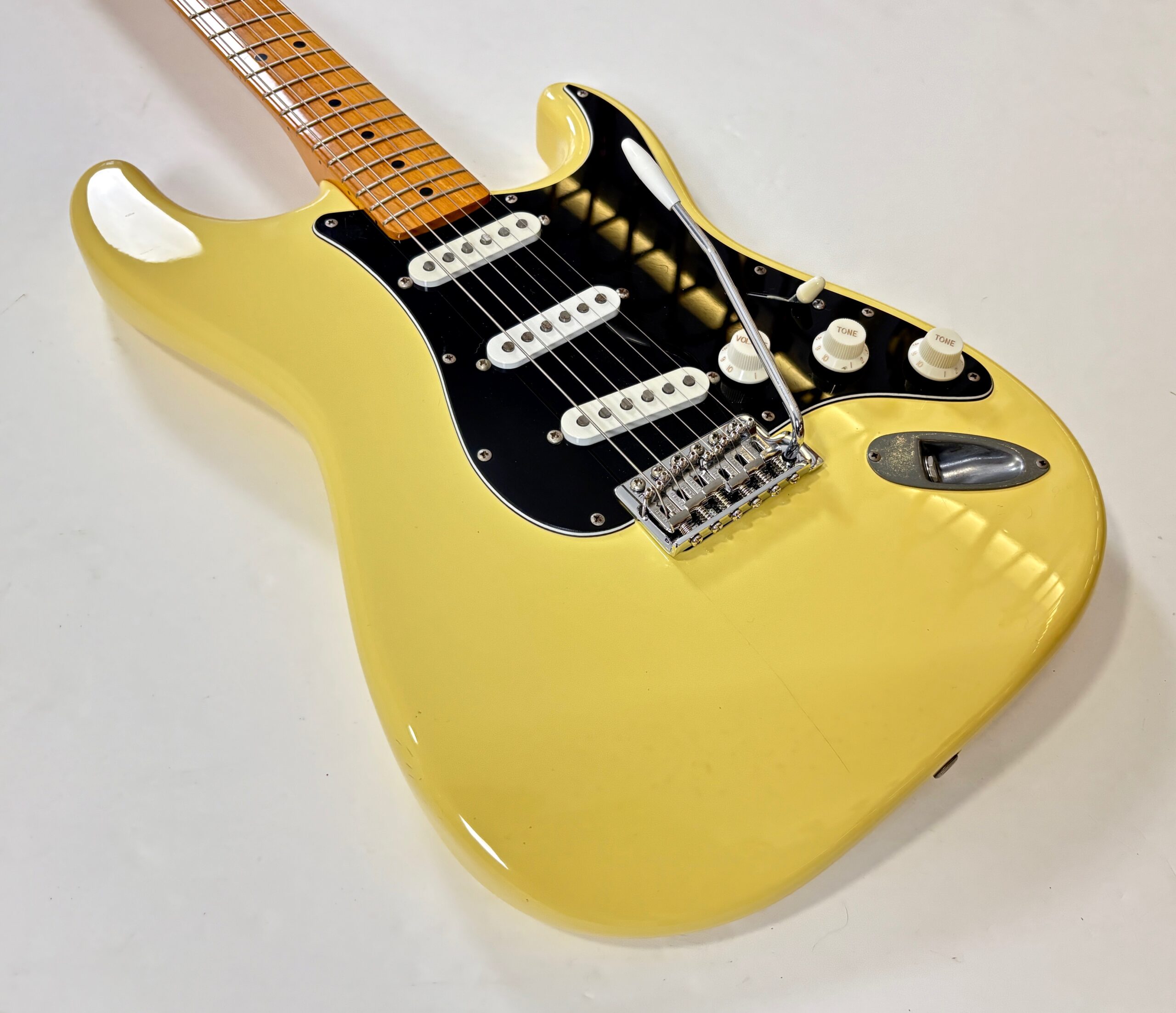 Fender Stratocaster ST-72 Vintage White 1993-1994 made in Japan - Thumbnail 5