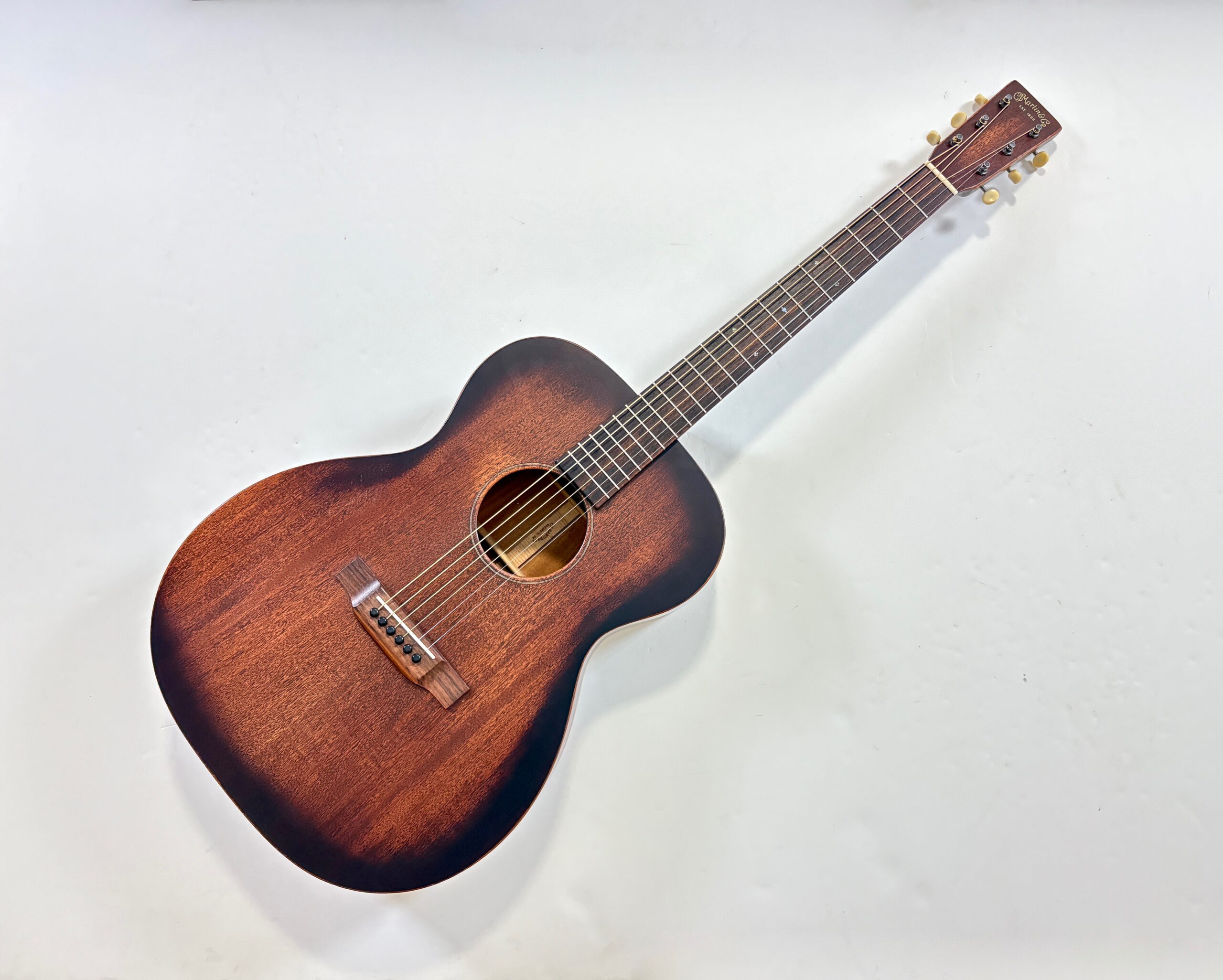 Martin 000-15M StreetMaster 2019 Mahogany Burst - Image 1