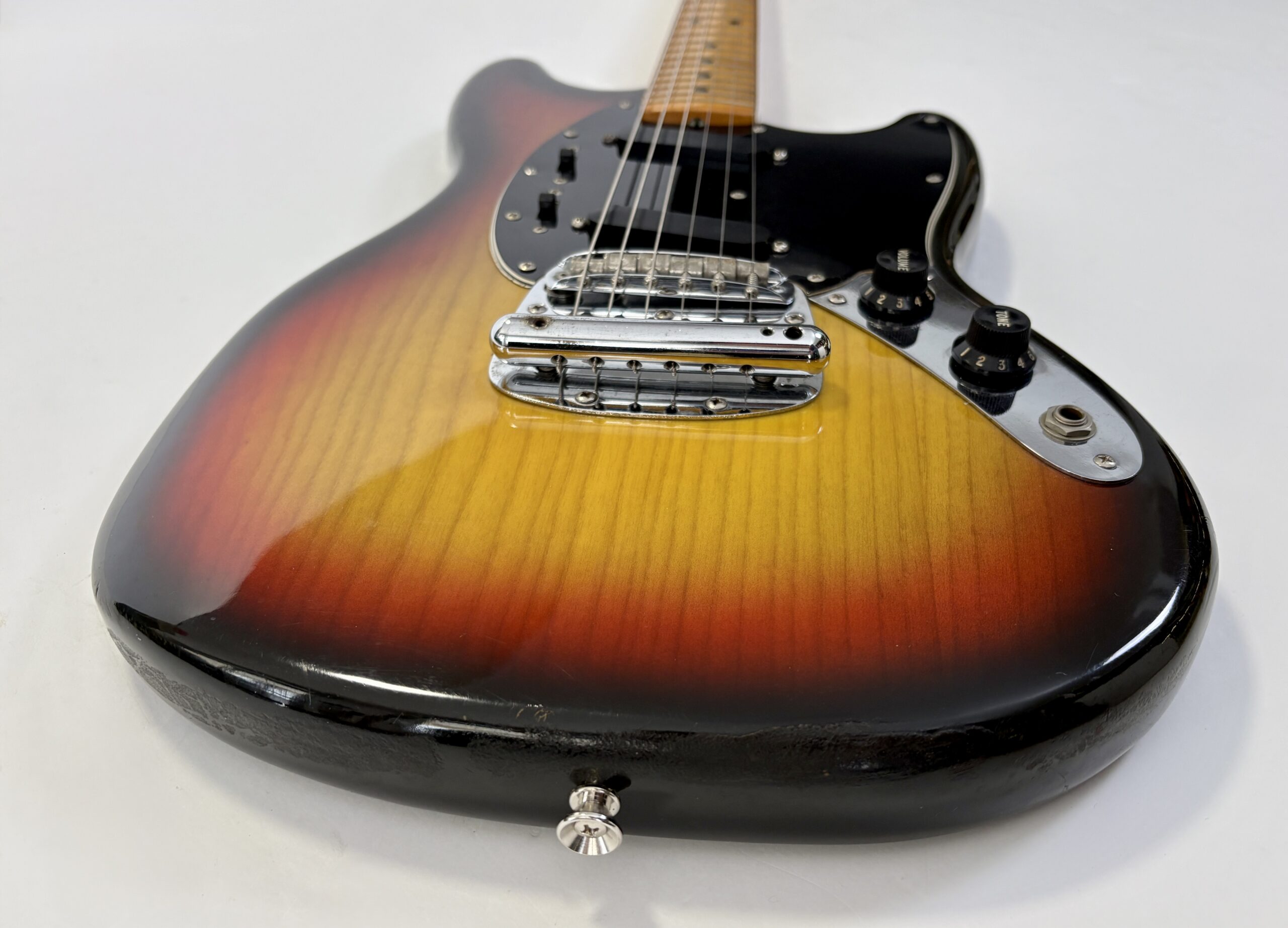Fender Mustang 1976 Sunburst - Thumbnail 5