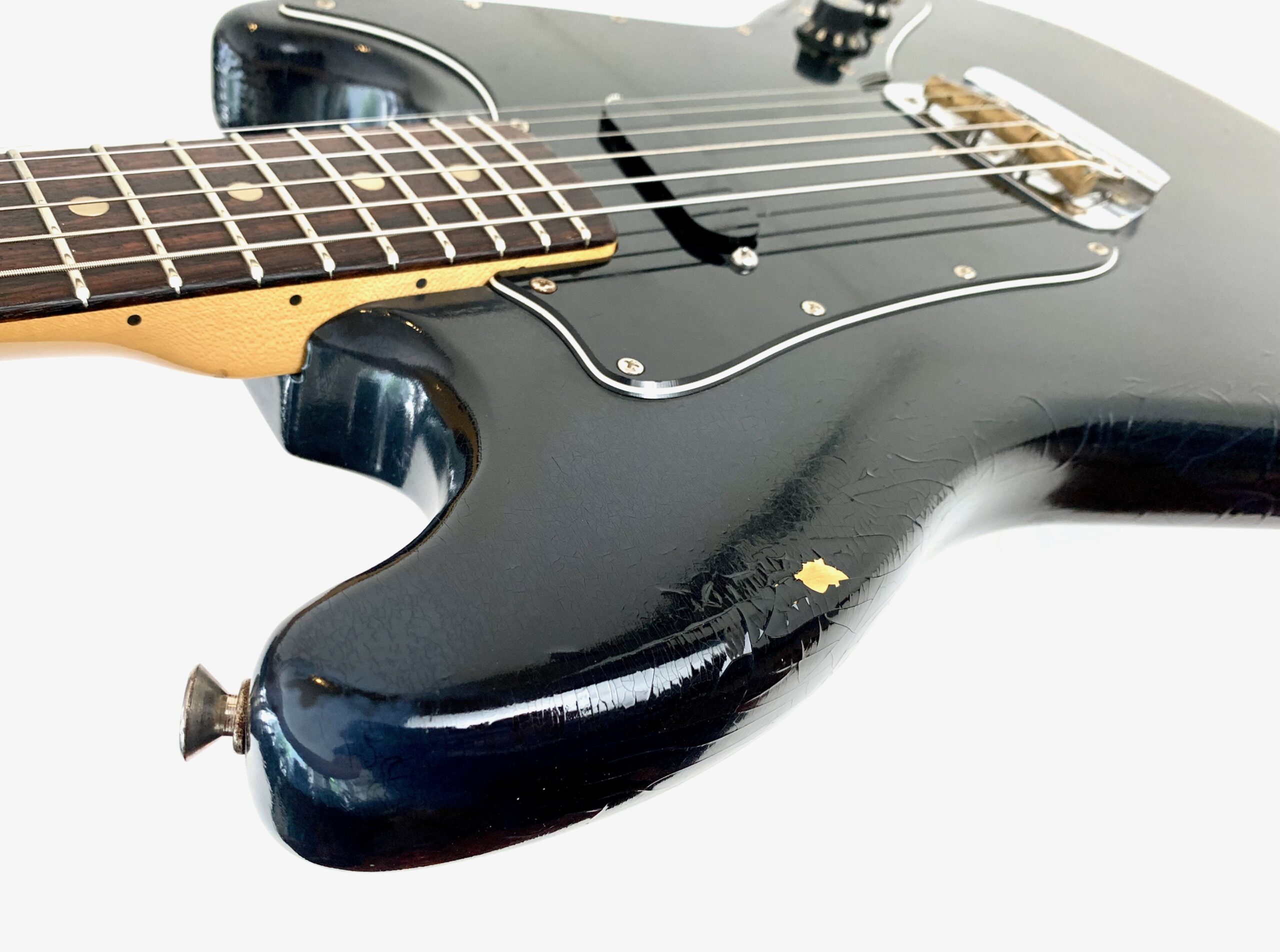 Fender Musicmaster 1979 Black – Bass N Guitar