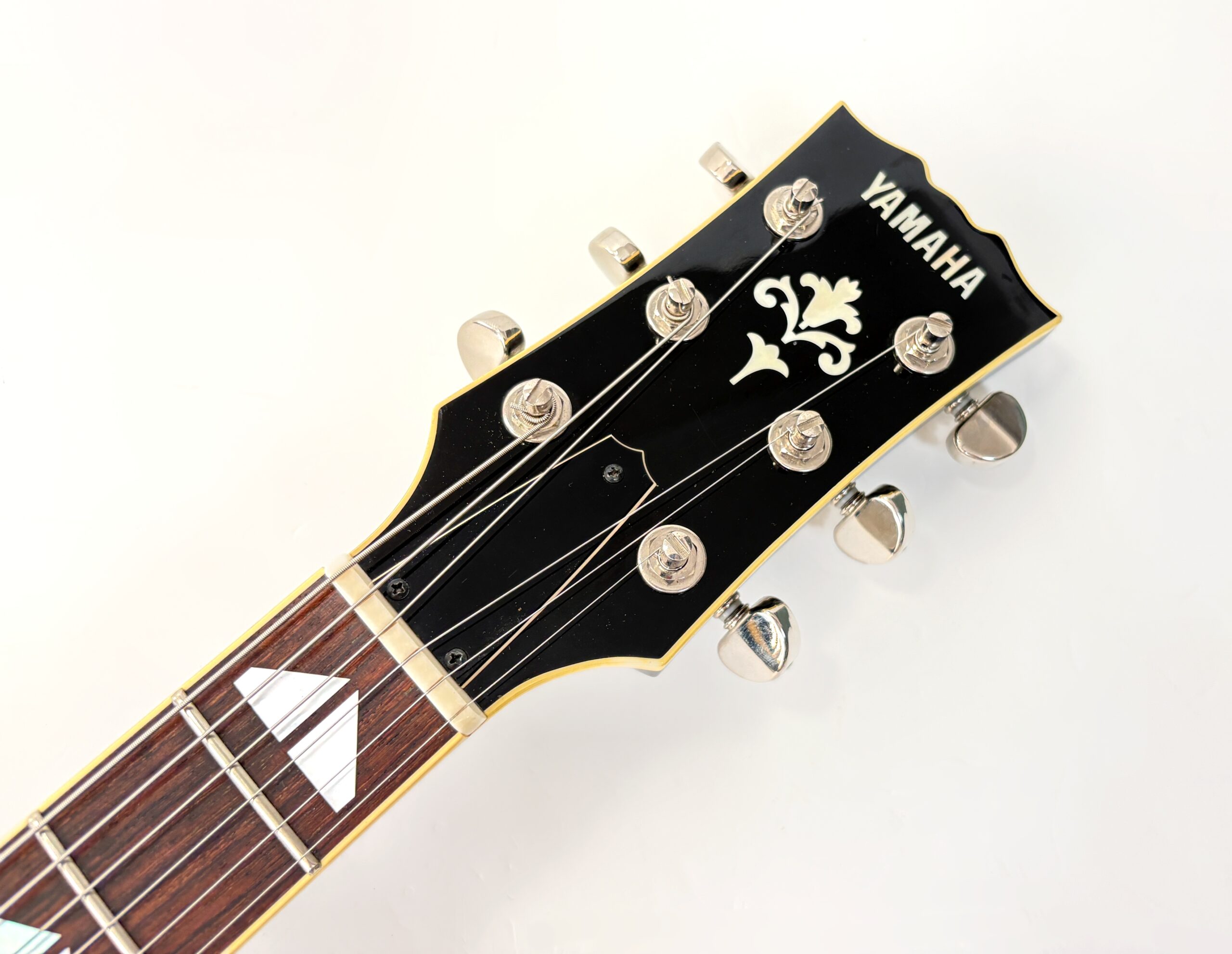 Yamaha SG1820 Black 2010 - Thumbnail 2