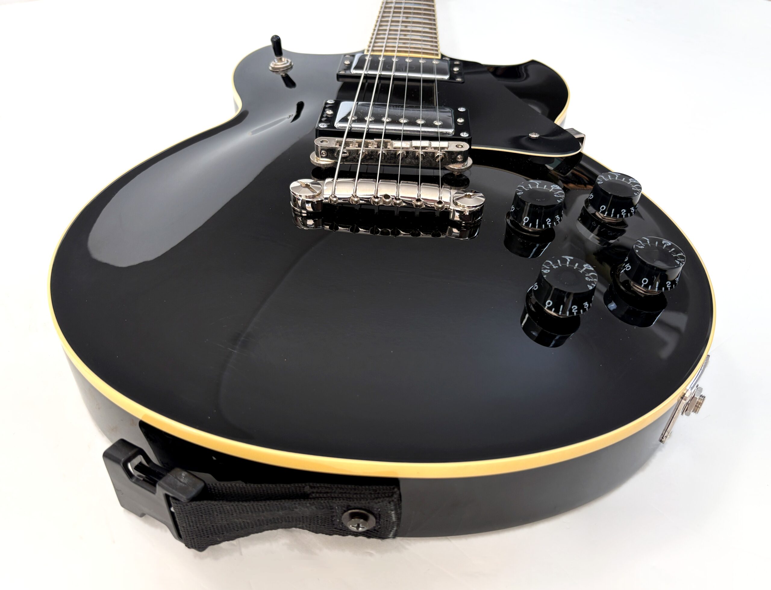 Yamaha SG1820 Black 2010 - Thumbnail 5