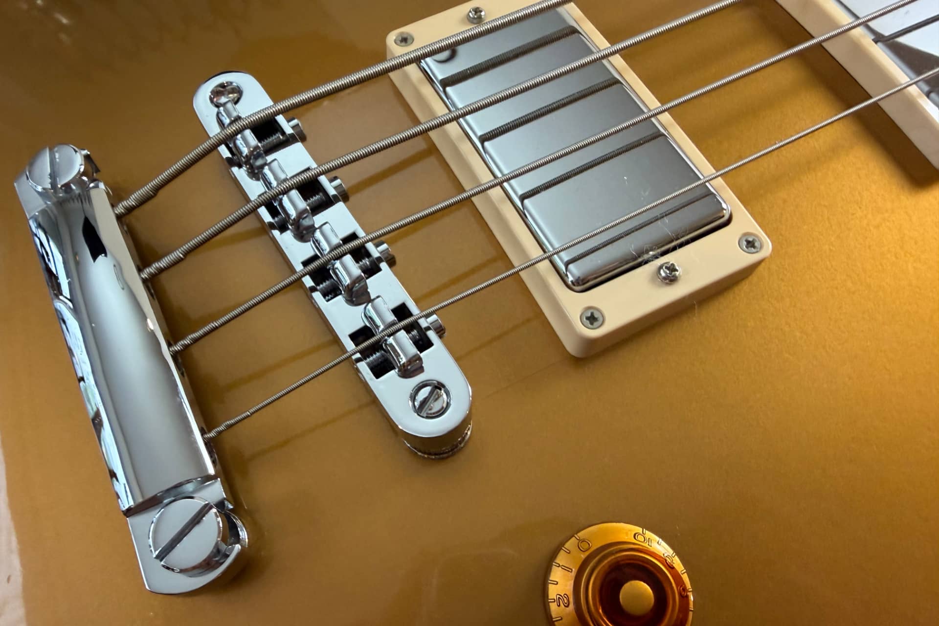 Gibson Les Paul Standard Bass 2013 Goldtop - Thumbnail 6